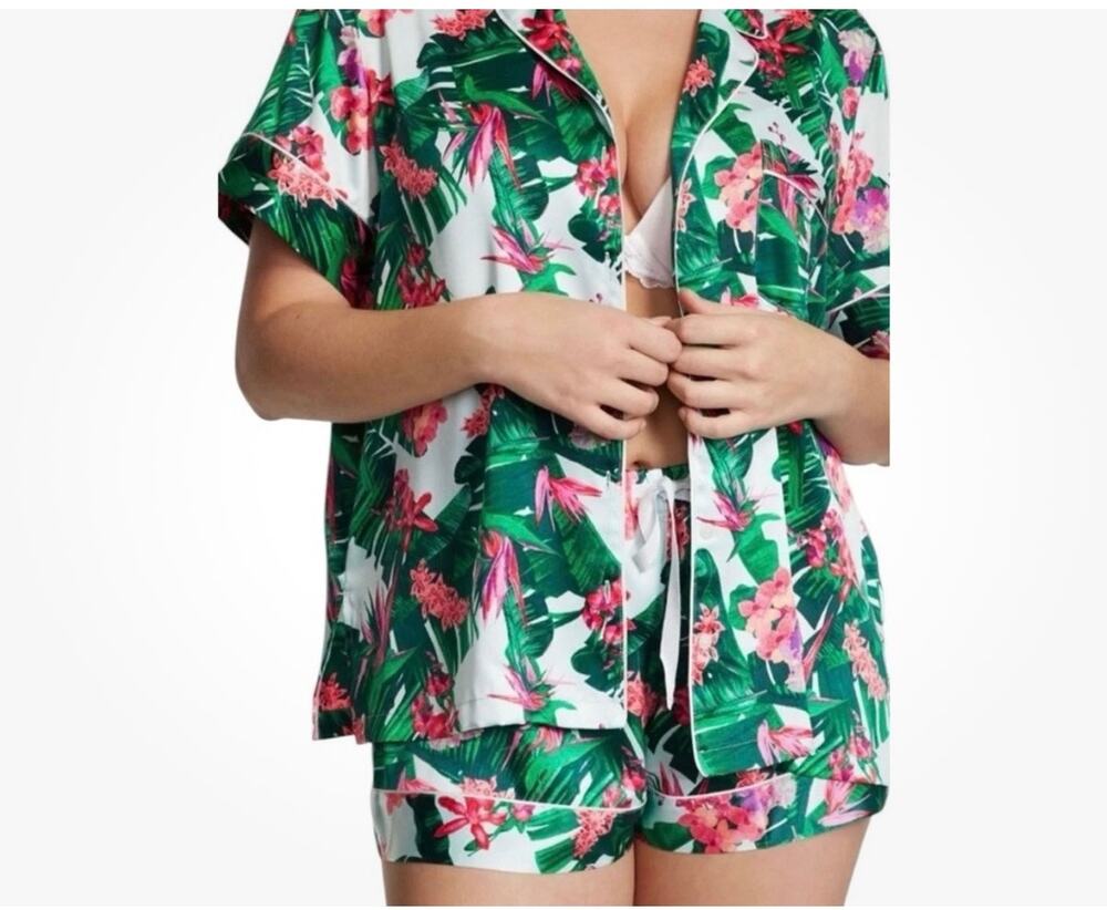 Victoria's Secret Shorts Pajama Set Size S Tropical Green Pink Floral Satin feel